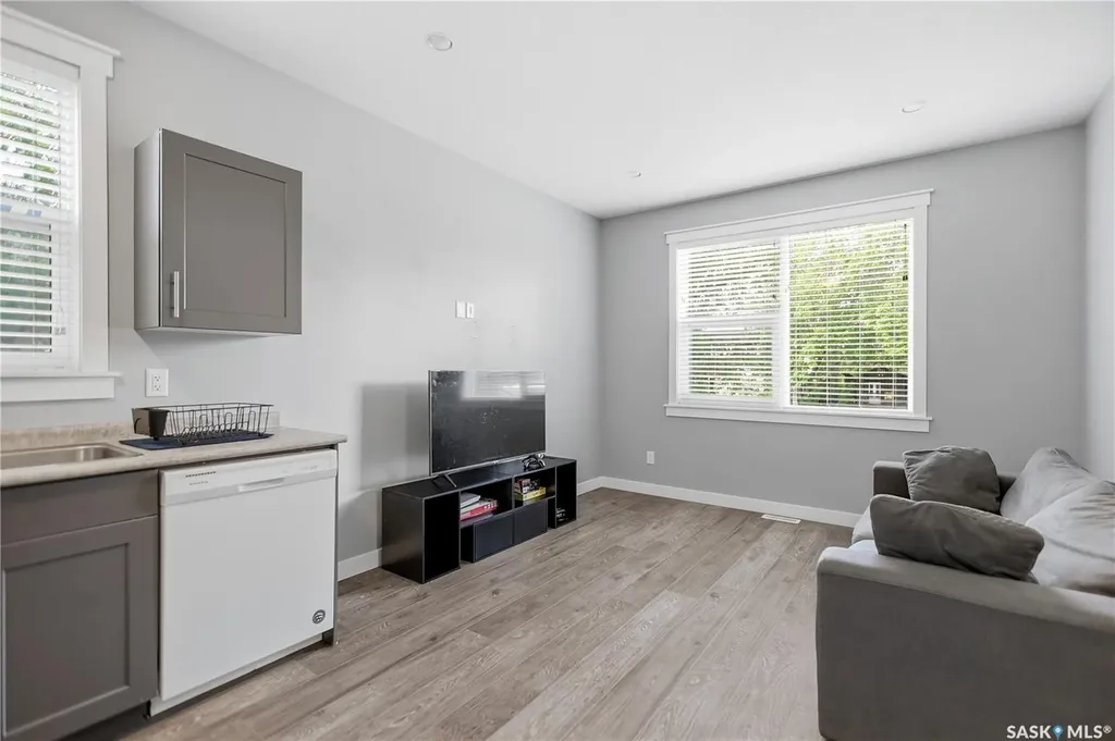 1931 Connaught Street Regina SK S4T 4T6