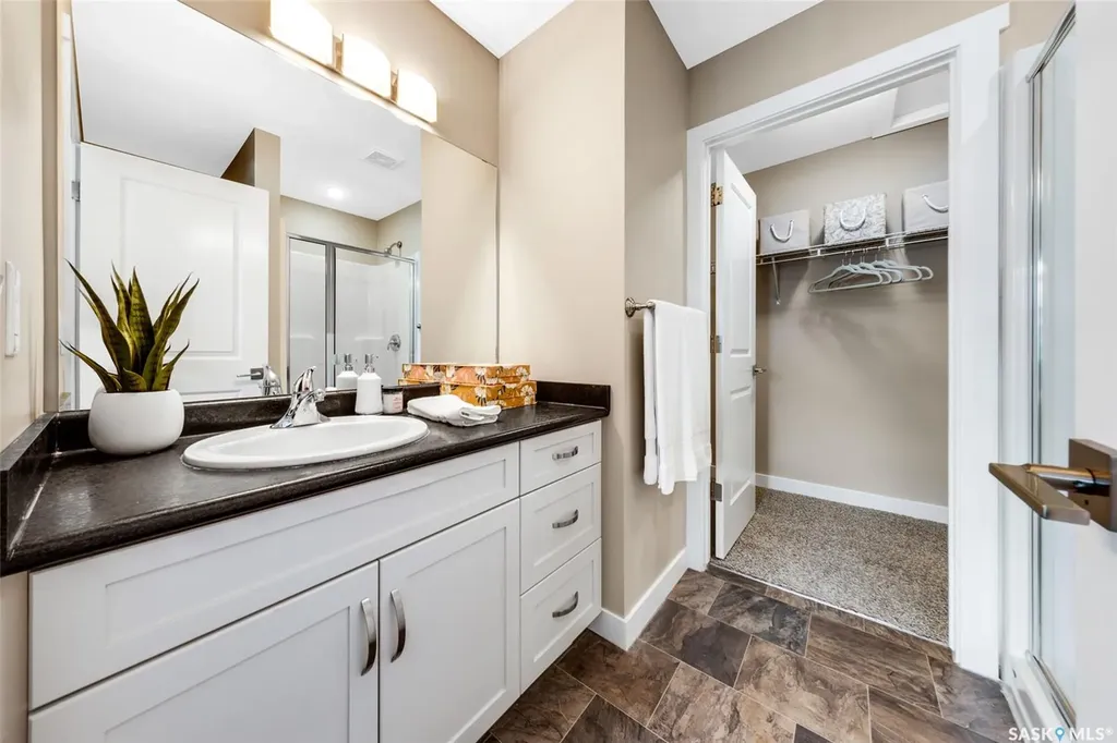 1220 Pringle Way Saskatoon SK S7T 0V4