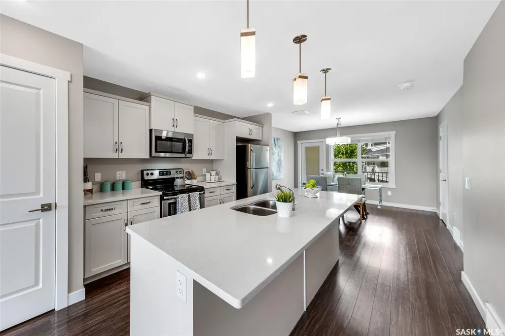 1220 Pringle Way Saskatoon SK S7T 0V4