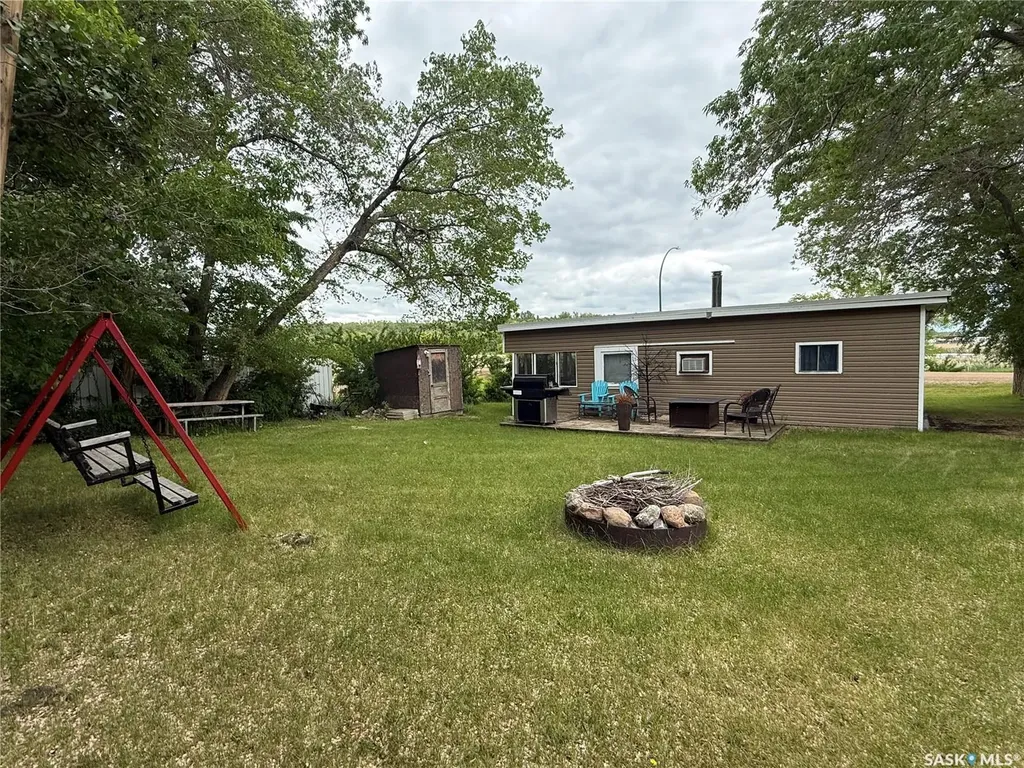12 Canary Drive Glen Harbour SK S0G 4L0