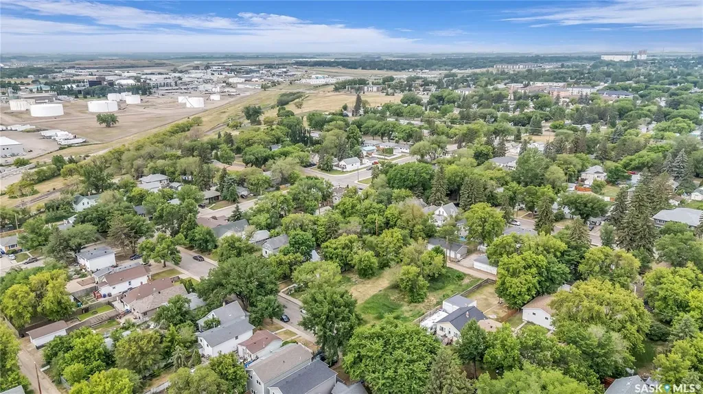 431B R Avenue S Saskatoon SK S7M 2Z4