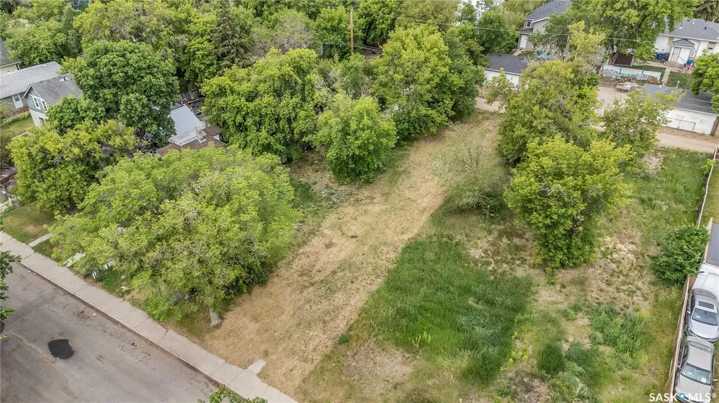 431B R Avenue S Saskatoon SK S7M 2Z4