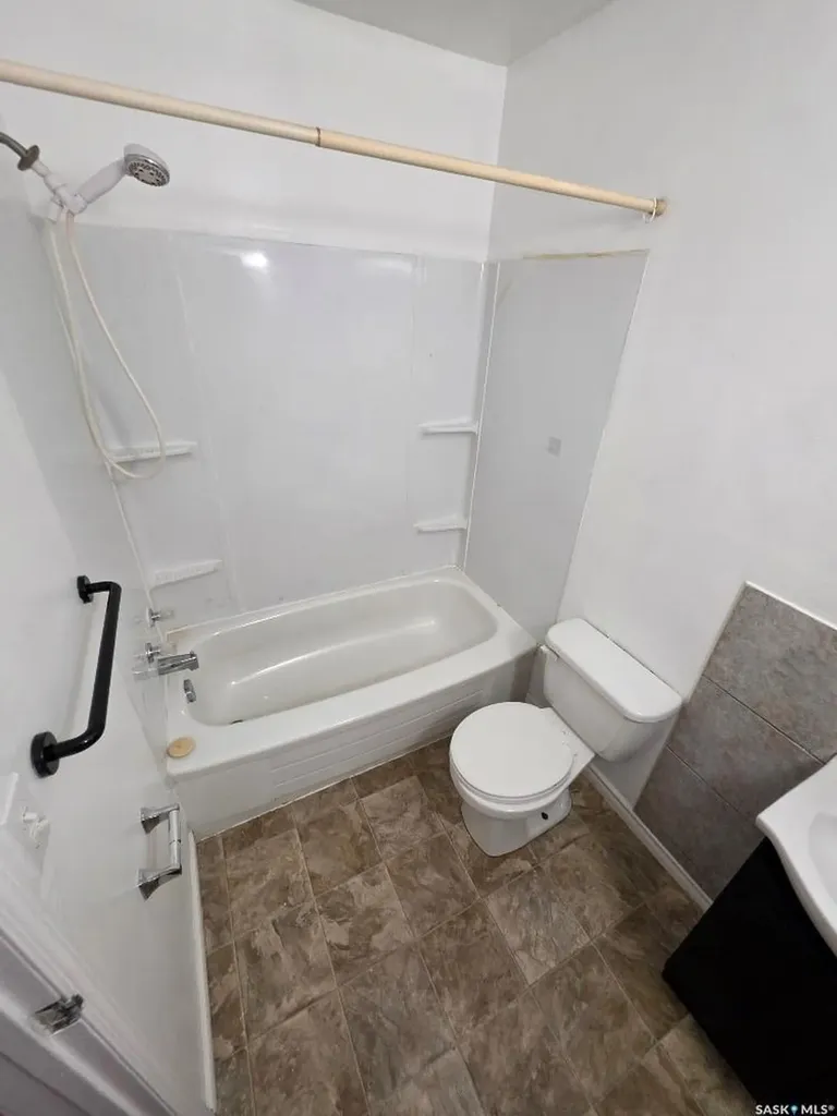 515 St John Street Regina SK S4R 1R6