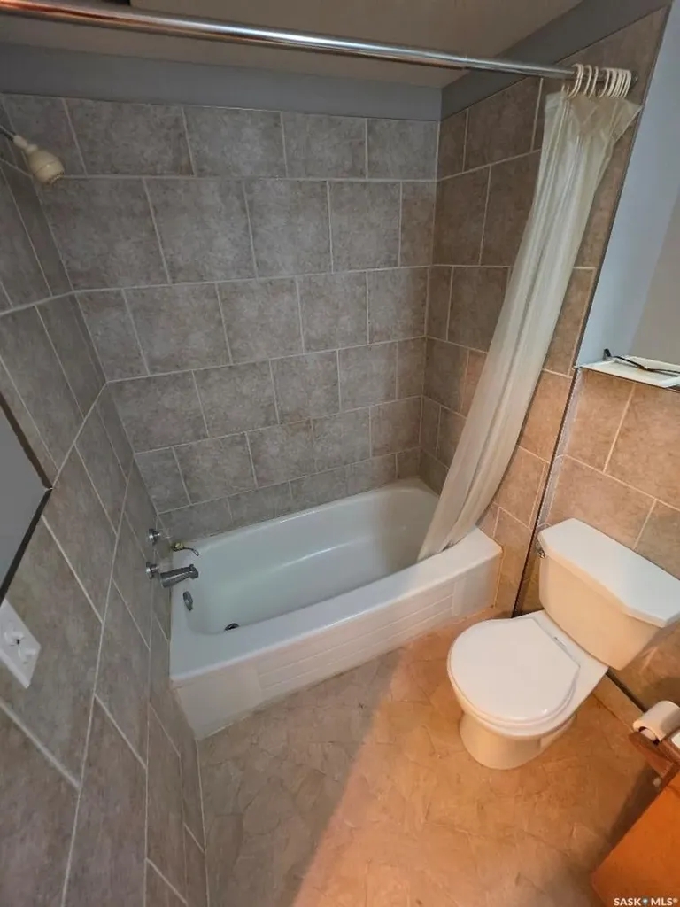 515 St John Street Regina SK S4R 1R6