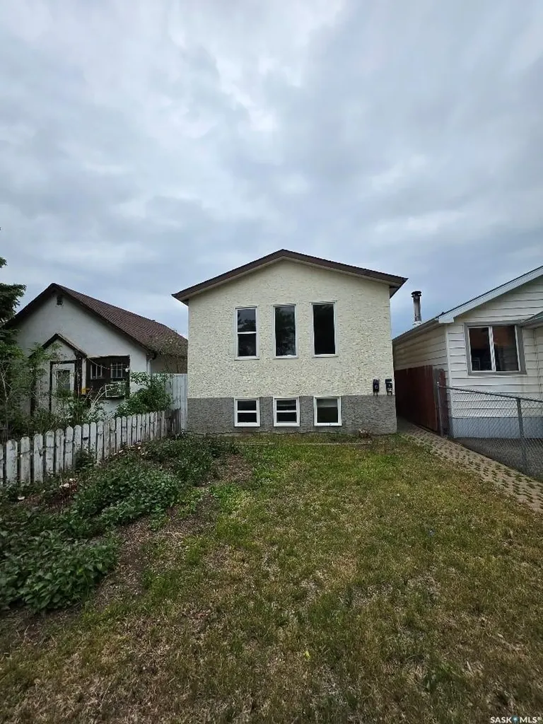 515 St John Street Regina SK S4R 1R6