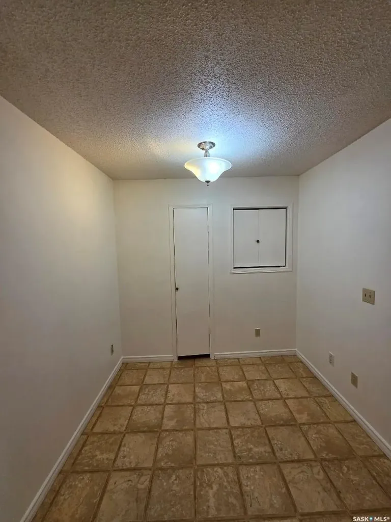 515 St John Street Regina SK S4R 1R6