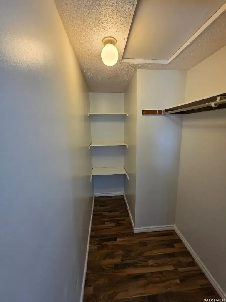 515 St John Street Regina SK S4R 1R6