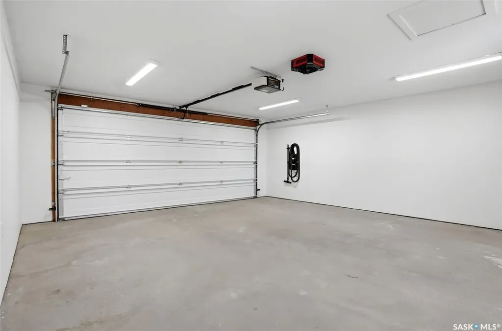 1051 Snowberry Way N Regina SK S4X 4P5