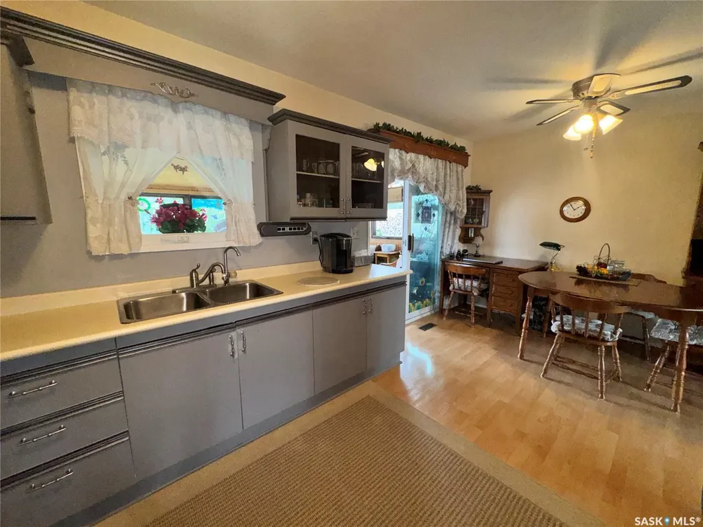 523 8th Avenue W Biggar SK S0K 0M0