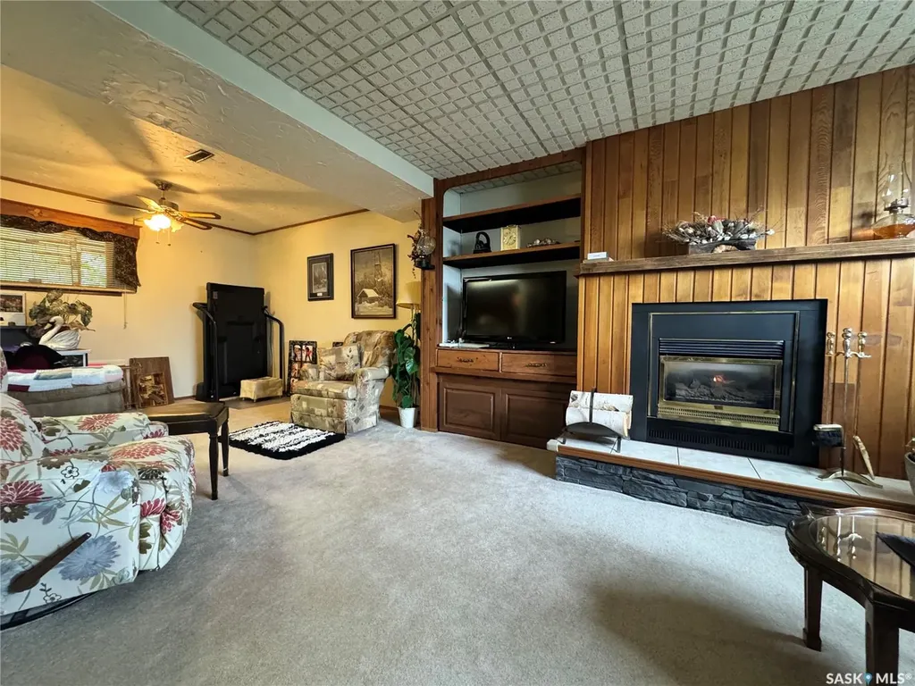 523 8th Avenue W Biggar SK S0K 0M0