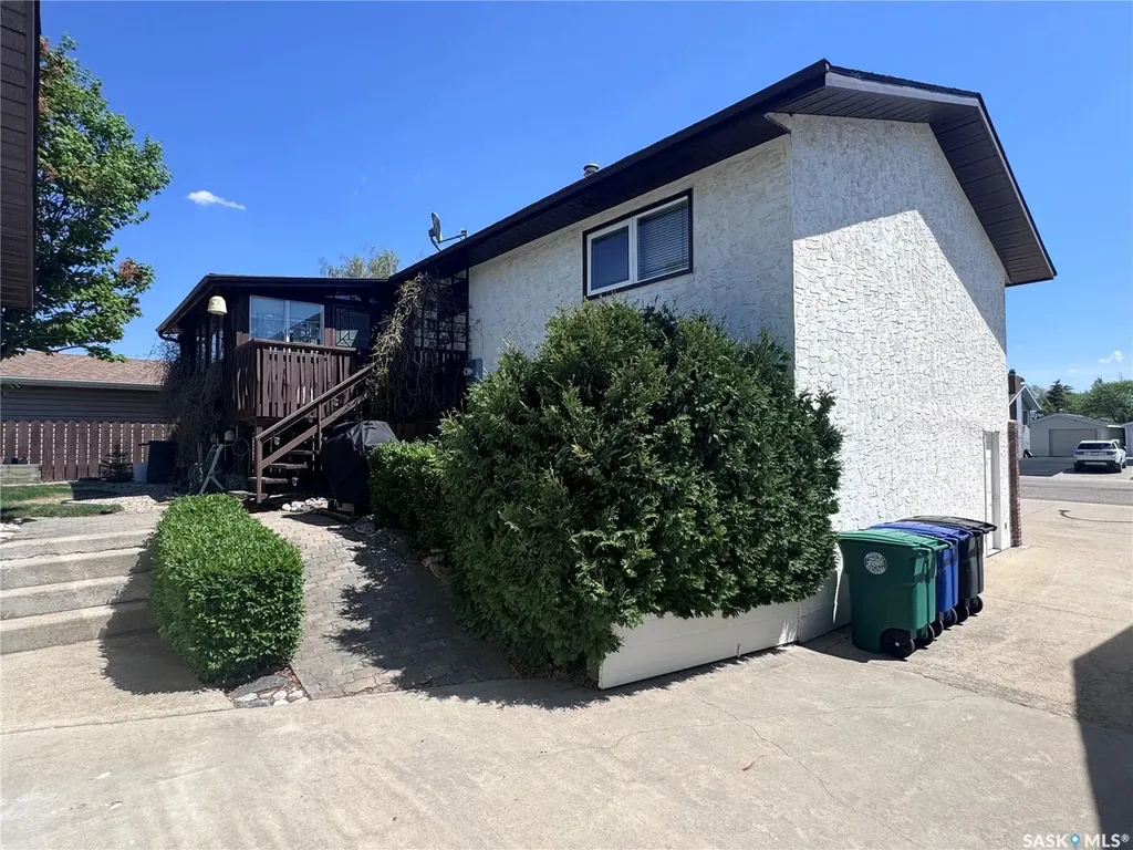523 8th Avenue W Biggar SK S0K 0M0