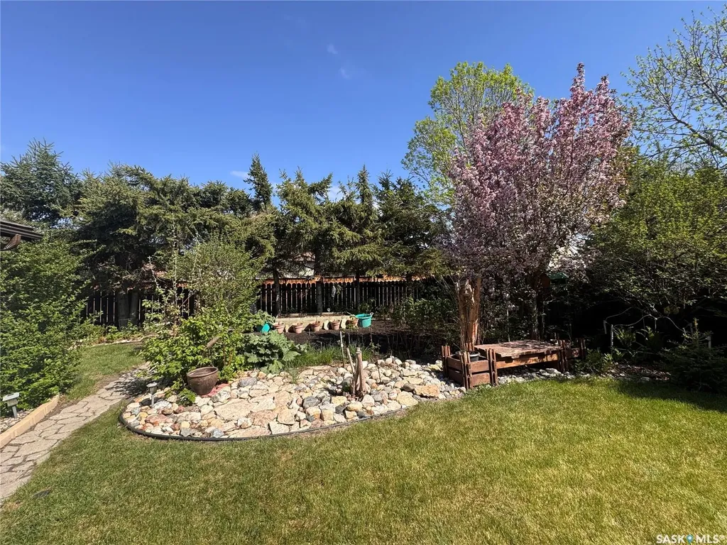 523 8th Avenue W Biggar SK S0K 0M0