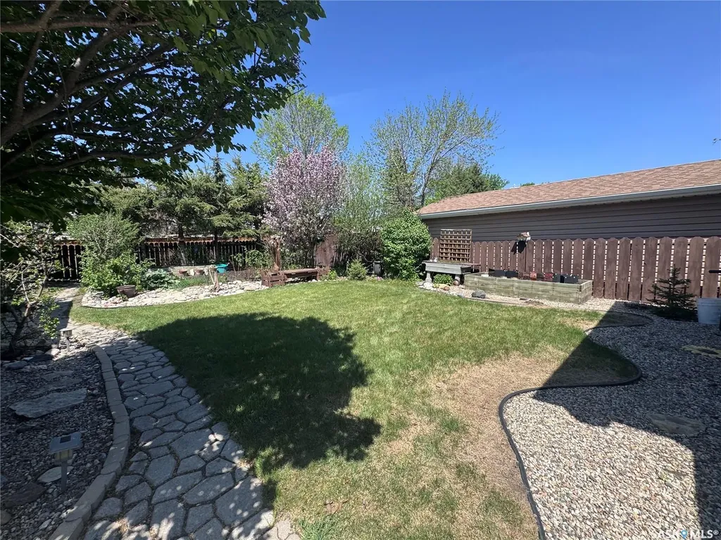 523 8th Avenue W Biggar SK S0K 0M0
