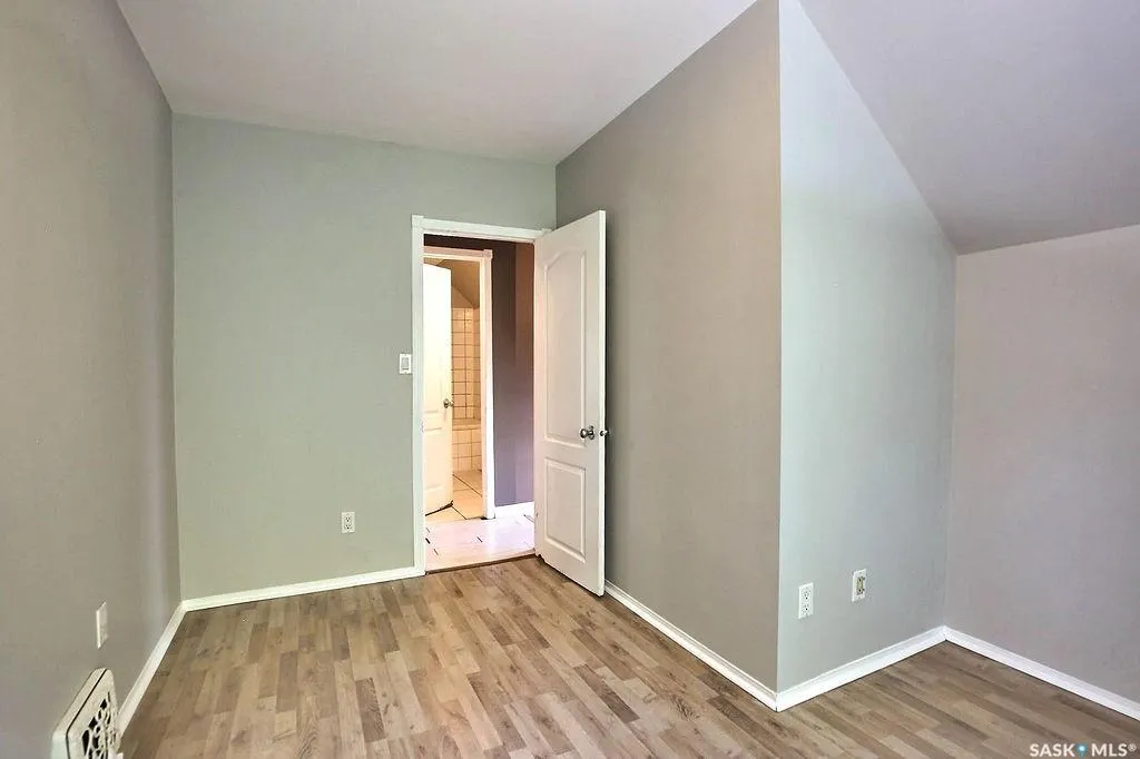 2066 Wallace Street Regina SK S4N 4A4
