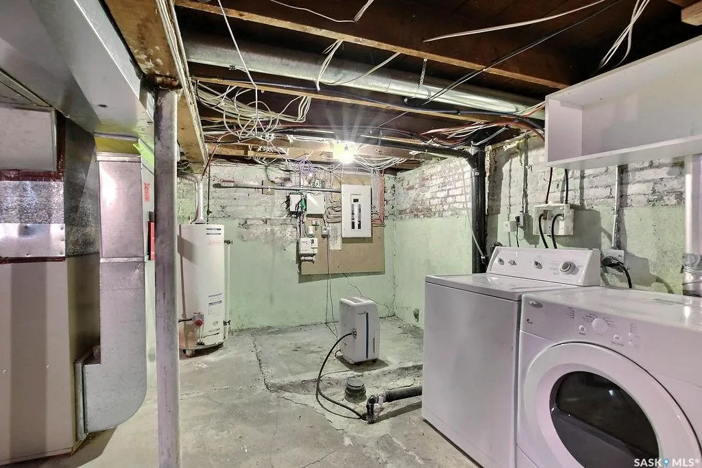 2066 Wallace Street Regina SK S4N 4A4