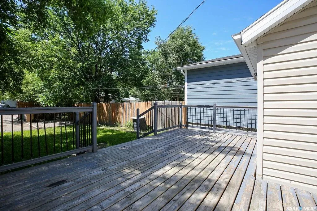 2066 Wallace Street Regina SK S4N 4A4