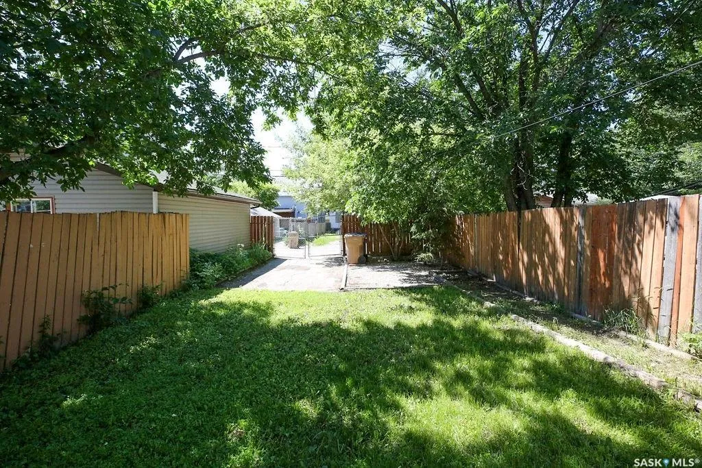2066 Wallace Street Regina SK S4N 4A4