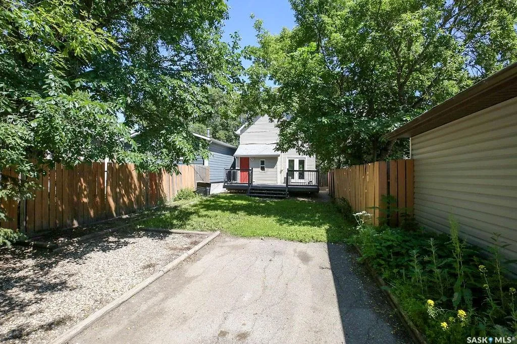 2066 Wallace Street Regina SK S4N 4A4