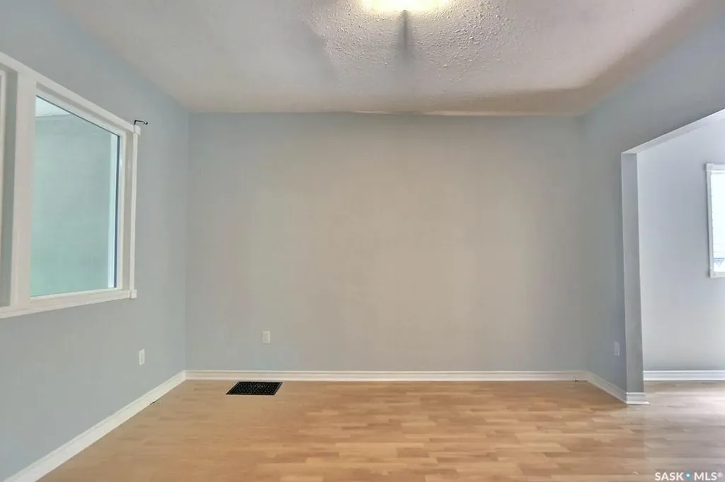 2066 Wallace Street Regina SK S4N 4A4