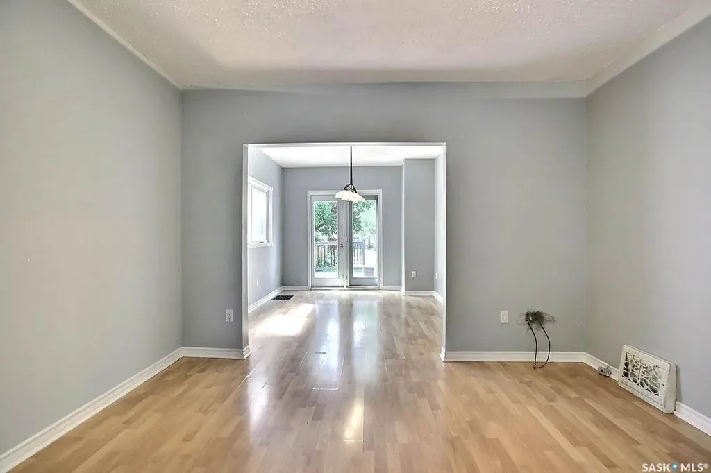 2066 Wallace Street Regina SK S4N 4A4