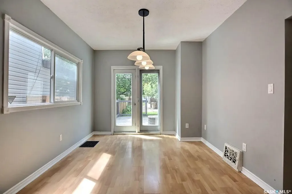 2066 Wallace Street Regina SK S4N 4A4