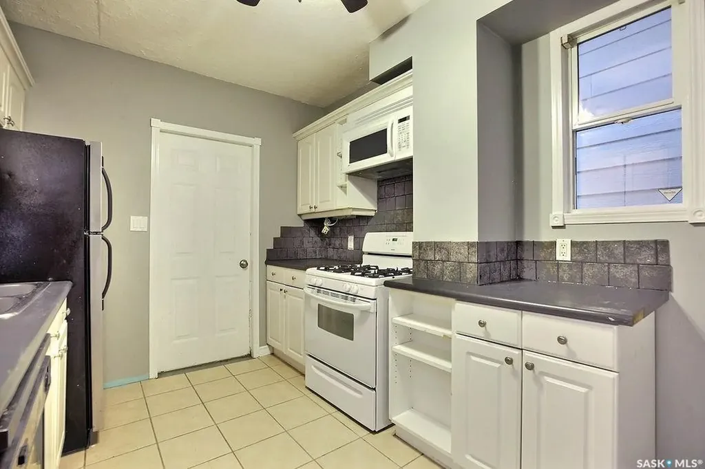2066 Wallace Street Regina SK S4N 4A4