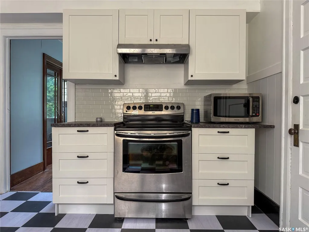 120 8th Street E Saskatoon SK S7H 0N9