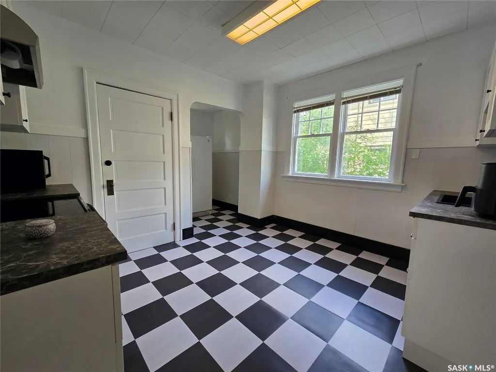 120 8th Street E Saskatoon SK S7H 0N9