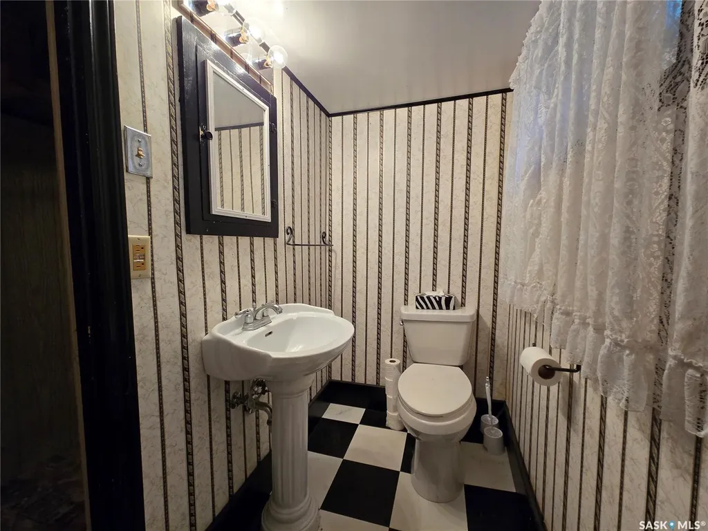 120 8th Street E Saskatoon SK S7H 0N9