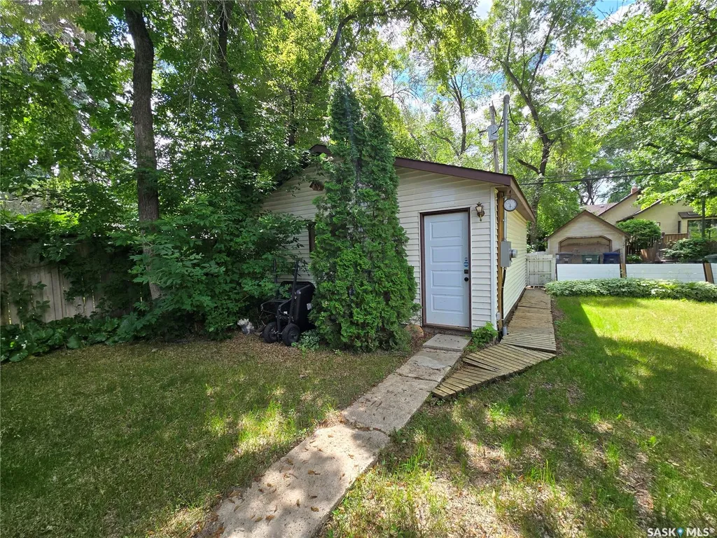 120 8th Street E Saskatoon SK S7H 0N9