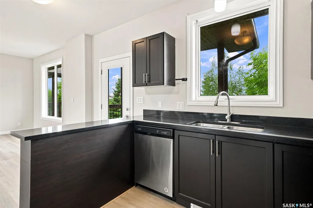 118 Hampton Circle Saskatoon SK S7R 0C9