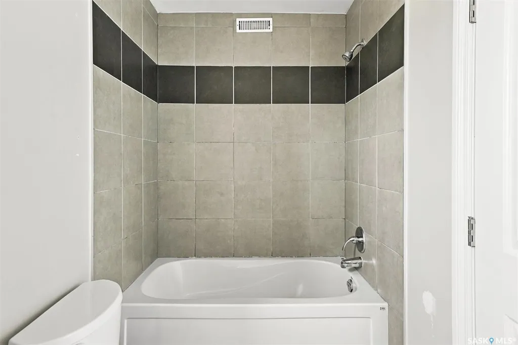 118 Hampton Circle Saskatoon SK S7R 0C9
