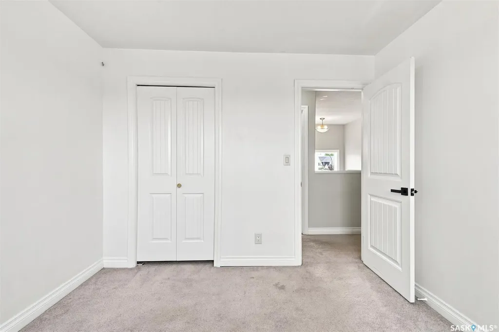 118 Hampton Circle Saskatoon SK S7R 0C9