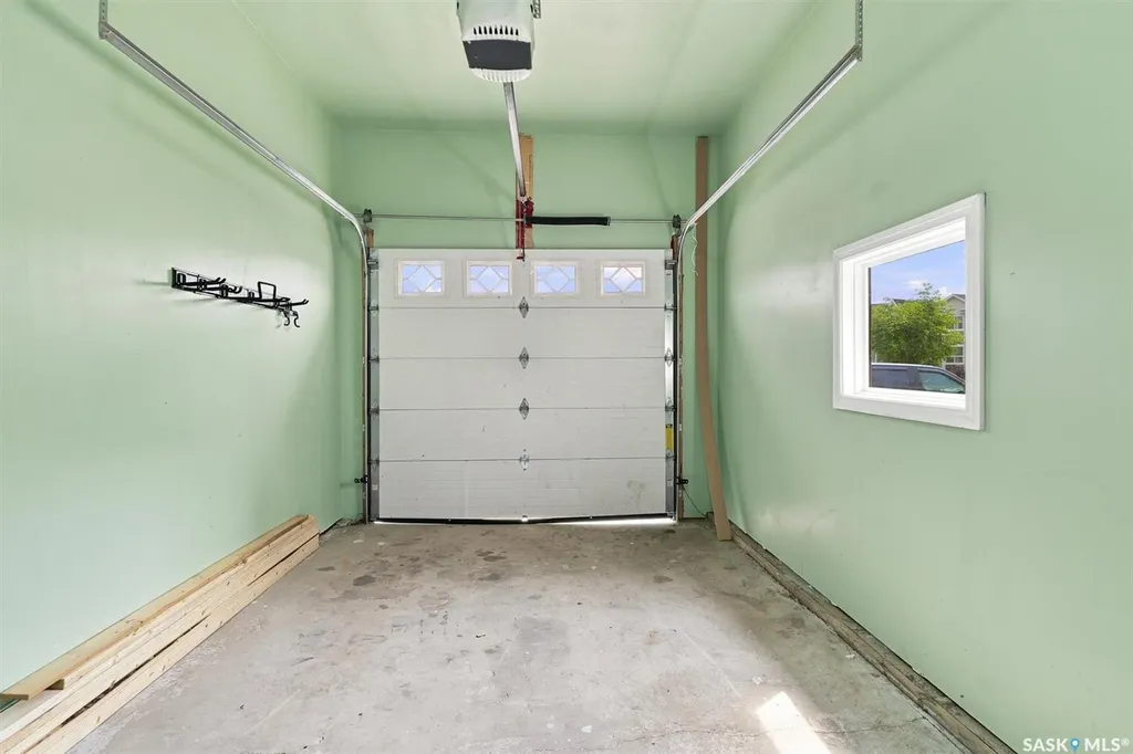 118 Hampton Circle Saskatoon SK S7R 0C9