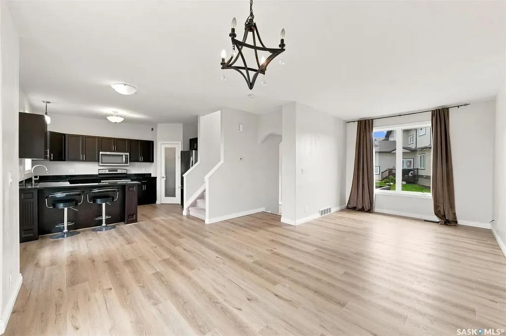 118 Hampton Circle Saskatoon SK S7R 0C9