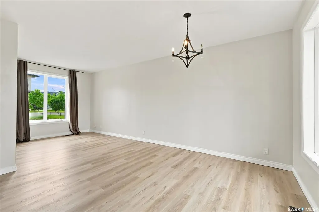 118 Hampton Circle Saskatoon SK S7R 0C9