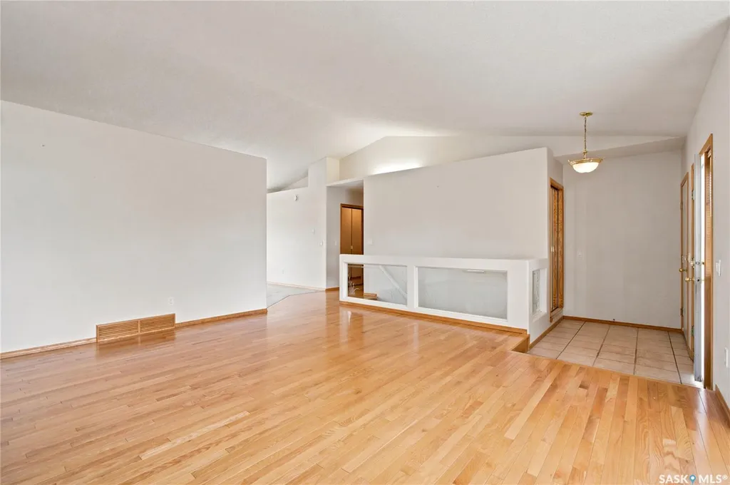 743 Pezer Court Saskatoon SK S7S 1J8