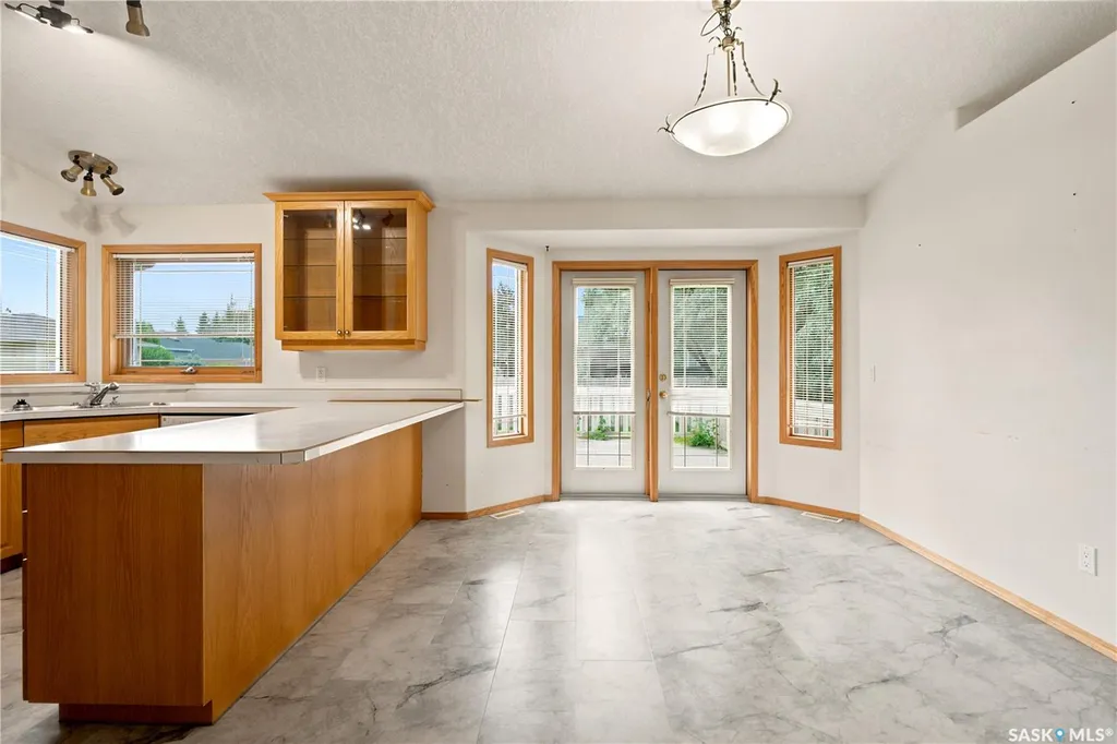 743 Pezer Court Saskatoon SK S7S 1J8