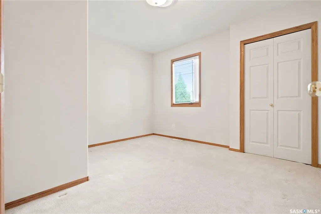 743 Pezer Court Saskatoon SK S7S 1J8