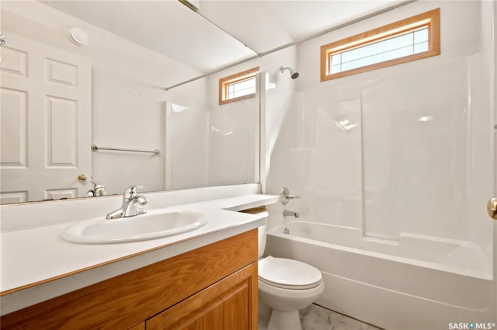 743 Pezer Court Saskatoon SK S7S 1J8