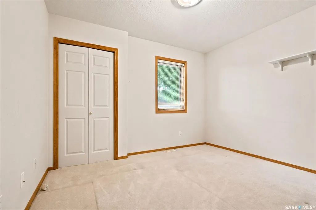 743 Pezer Court Saskatoon SK S7S 1J8