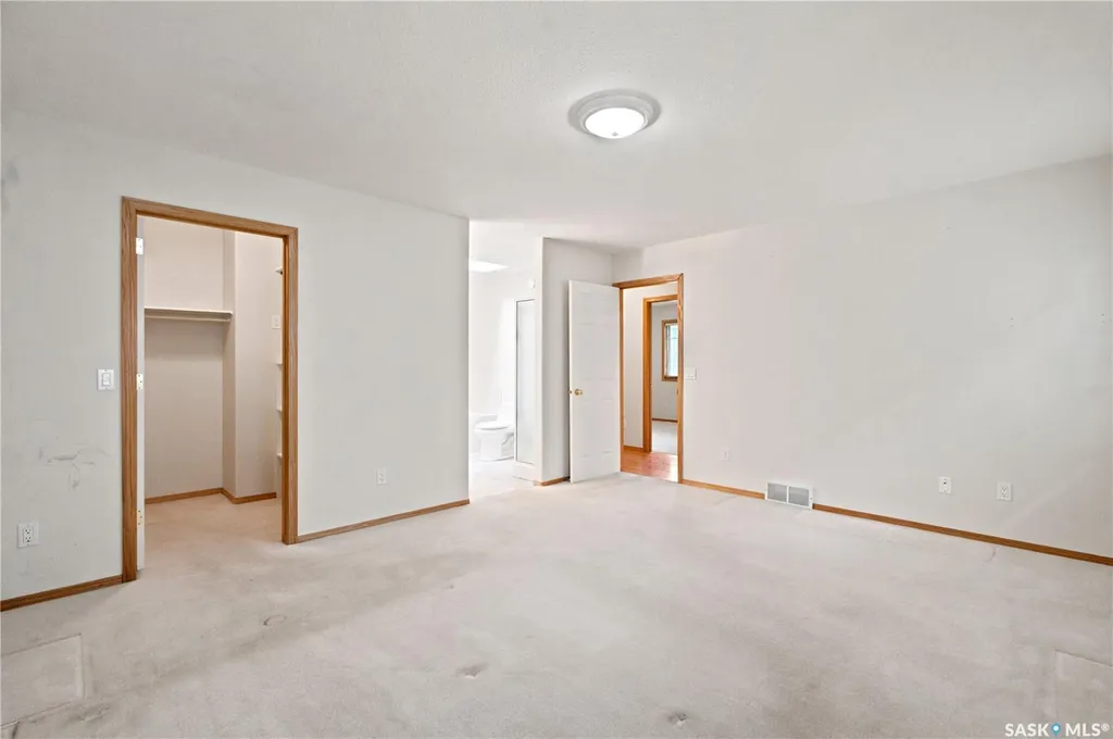 743 Pezer Court Saskatoon SK S7S 1J8