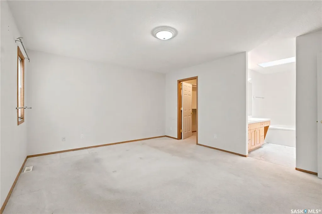 743 Pezer Court Saskatoon SK S7S 1J8