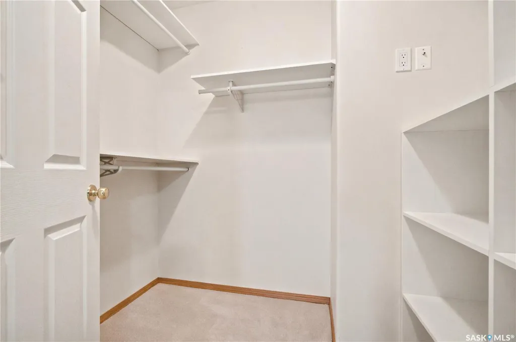 743 Pezer Court Saskatoon SK S7S 1J8