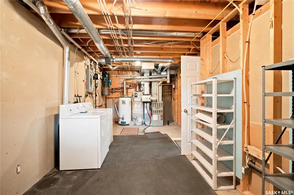 743 Pezer Court Saskatoon SK S7S 1J8