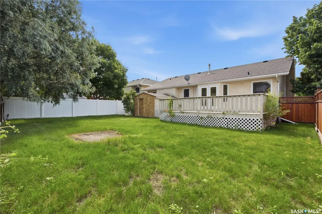 743 Pezer Court Saskatoon SK S7S 1J8