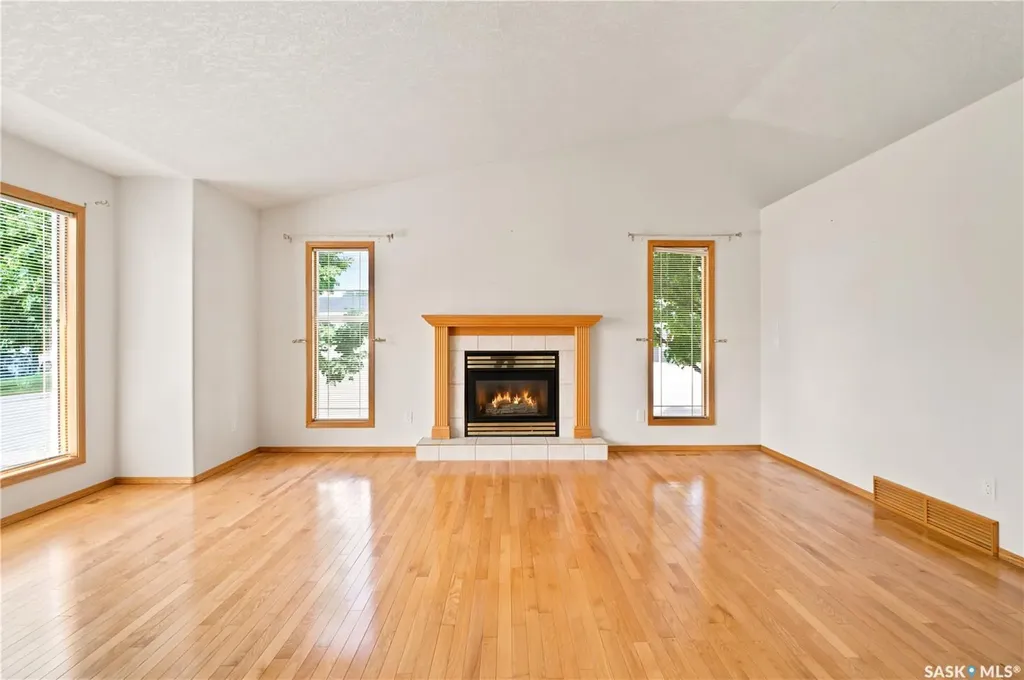 743 Pezer Court Saskatoon SK S7S 1J8