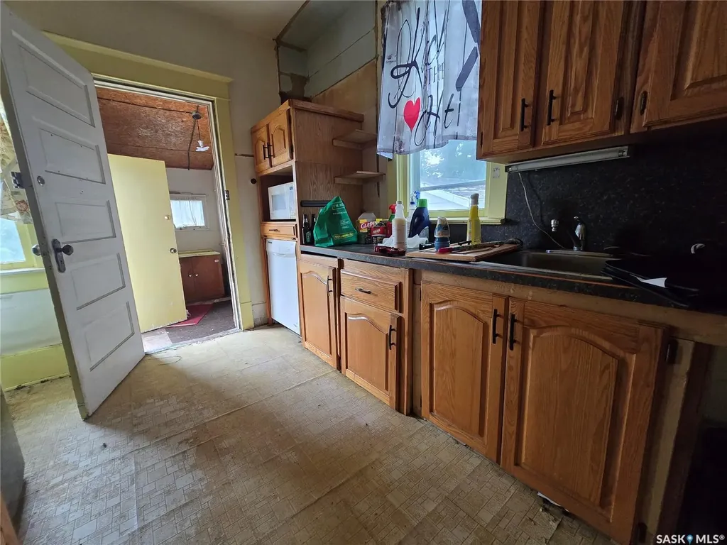 313 3rd Avenue S Weyburn SK S4H 1X5