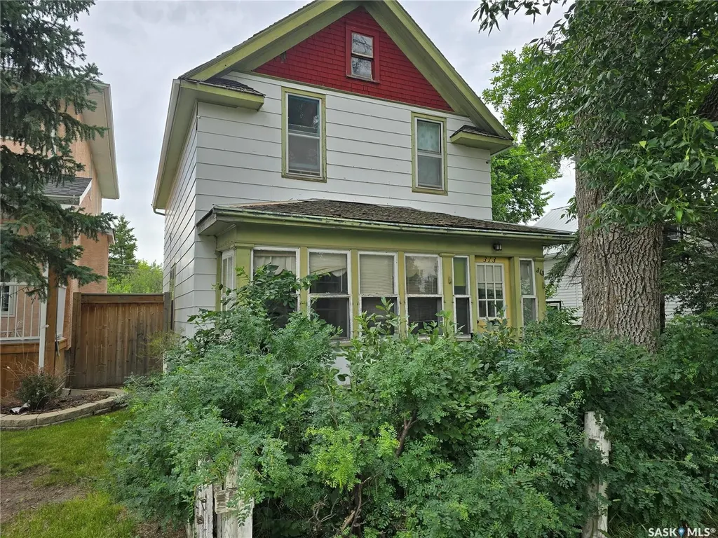 313 3rd Avenue S Weyburn SK S4H 1X5