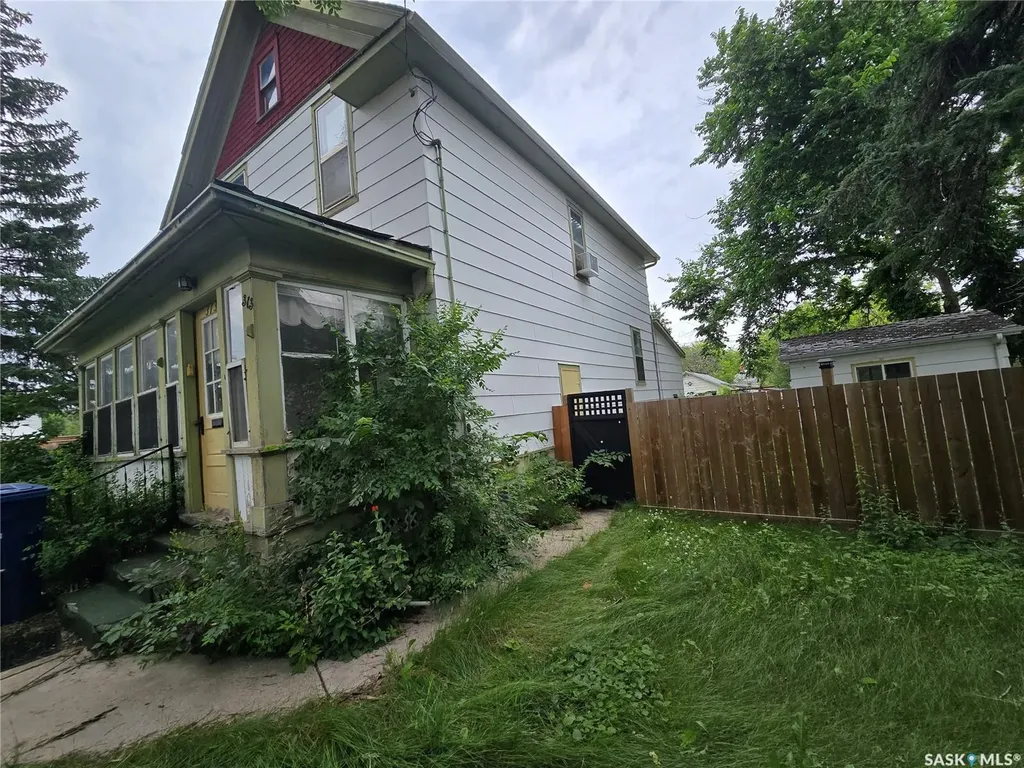 313 3rd Avenue S Weyburn SK S4H 1X5